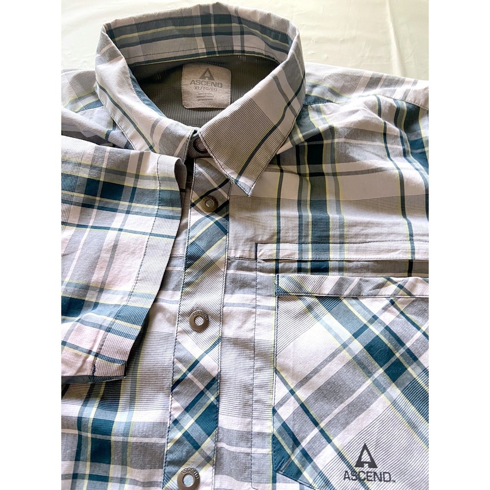 Ascend Mens XL Short Sleeve Plaid Button‎ Down Outdoor Hiking Shirt Blue White